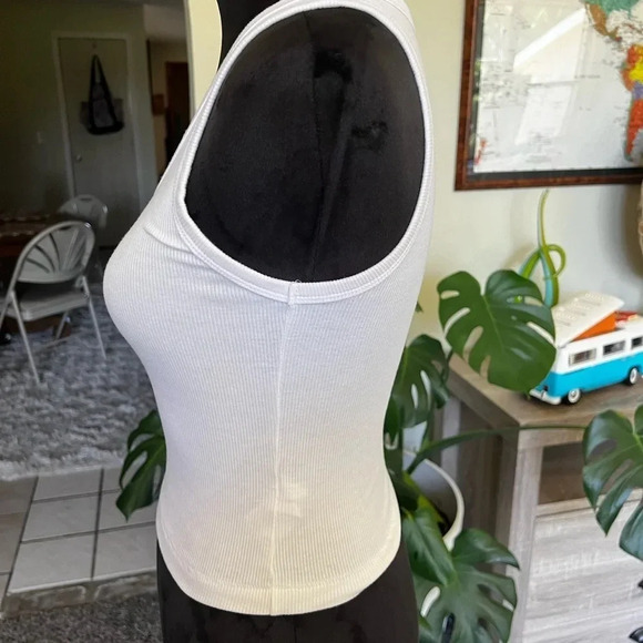 Universal Threads tank top - Picture 6 of 9